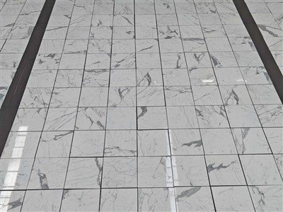 Kiillotettu Statuario valkoinen marmori kokoon leikattu